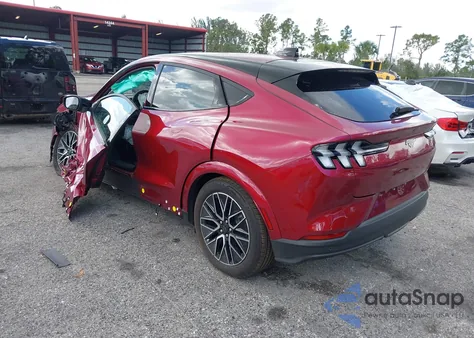 2025 Ford Mustang Mach-E Premium z USA, uszkodzony, nr VIN 3FMTK3R45SMA50788